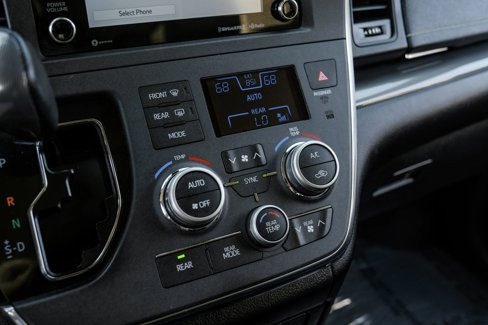 Used 2019 Toyota Sienna SE image 22