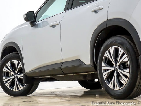 Used 2023 Nissan Rogue SV image 11