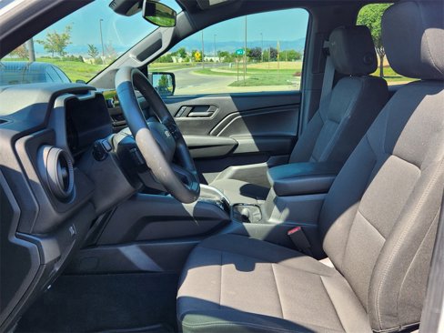 Used 2024 Chevrolet Colorado W/T image 7