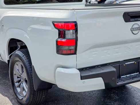 Used 2025 Nissan Frontier SV image 21
