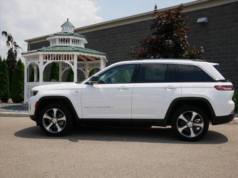 Used 2023 Jeep Grand Cherokee 4WD 4xe w/ Luxury Tech Group II image 2