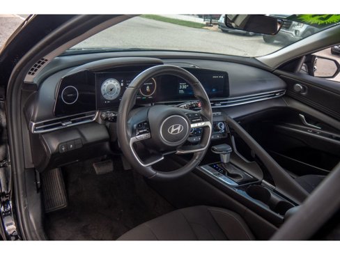 Used 2024 Hyundai Elantra SEL w/ Convenience Package image 12