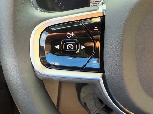 New 2026 Volvo XC90 B6 Plus w/ Protection Package Premier image 12