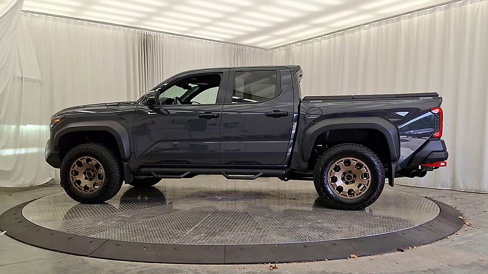 Used 2024 Toyota Tacoma Trailhunter image 2