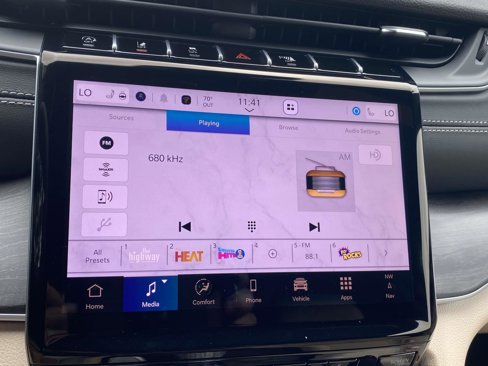 New 2025 Jeep Grand Cherokee Limited image 13