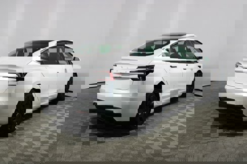 Used 2025 Tesla Model 3 Long Range image 31