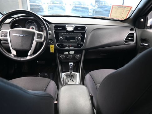Used 2013 Chrysler 200 Touring image 34