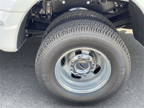 New 2025 Ford F350 Lariat w/ Lariat Ultimate Package image 16
