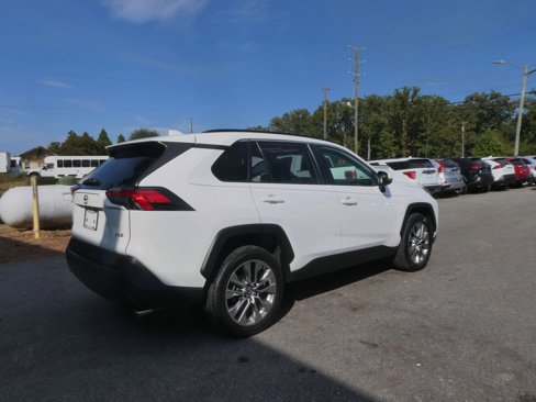 Used 2019 Toyota RAV4 XLE Premium image 5