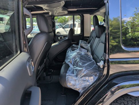 New 2025 Jeep Wrangler Unlimited Rubicon 392 image 25
