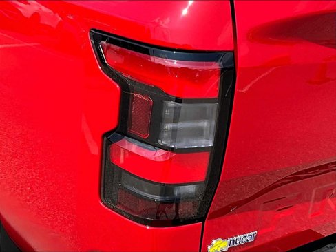 Certified 2025 Nissan Frontier SV image 33