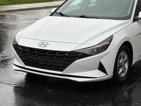 Used 2021 Hyundai Elantra SE image 10