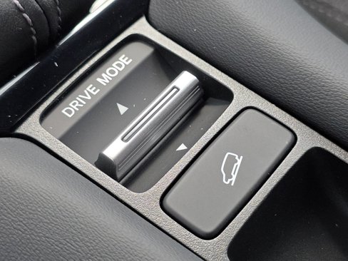 New 2026 Honda HR-V LX image 8