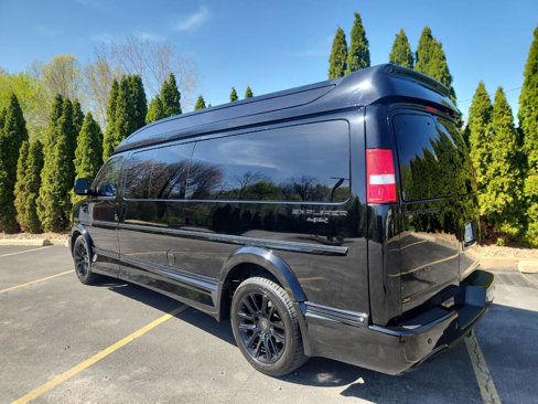 Used 2019 Chevrolet Express 2500 Extended w/ Enhanced Convenience Package image 6