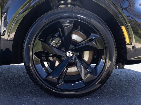 New 2025 Bentley Bentayga image 6