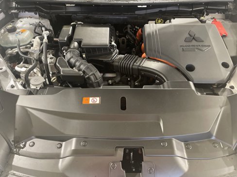 New 2025 Mitsubishi Outlander SE image 9