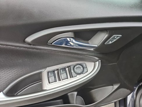 Used 2023 Chevrolet Malibu LT image 15