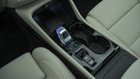 New 2025 Volvo XC40 B5 Plus w/ Protection Package Premier image 24