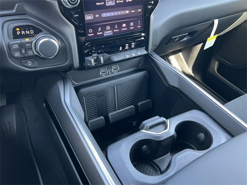 New 2026 RAM 1500 4x4 Crew Cab image 29