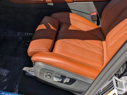 New 2026 BMW X7 M60i image 4