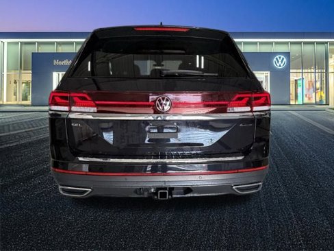 Certified 2025 Volkswagen Atlas SEL image 5