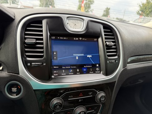 Used 2019 Chrysler 300 Limited image 15