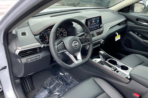 New 2025 Nissan Altima 2.5 SR image 9