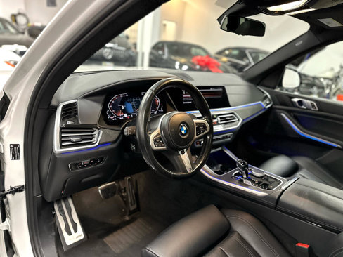 Used 2022 BMW X5 xDrive40i w/ M Sport Package image 17