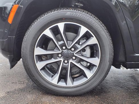 New 2025 Jeep Grand Cherokee Overland w/ Luxury Tech Group IV image 22