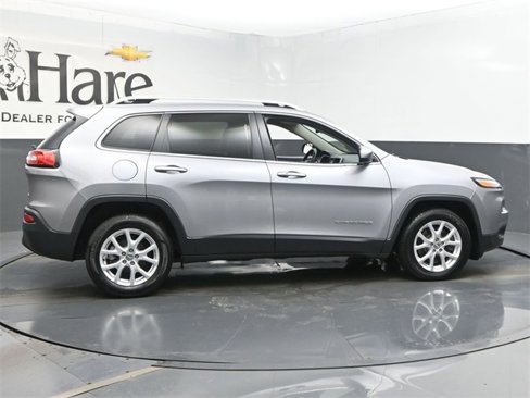Used 2018 Jeep Cherokee Latitude Plus image 37