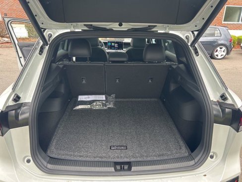 New 2025 Volkswagen Tiguan SE R-Line image 15