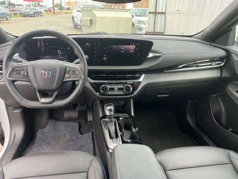 Used 2025 Buick Envista Sport Touring image 32