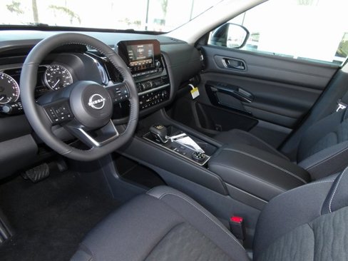 New 2025 Nissan Pathfinder SV image 14