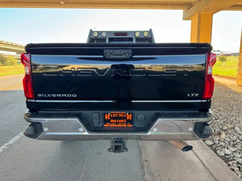Used 2022 Chevrolet Silverado 3500 LTZ w/ LTZ Texas Edition image 4