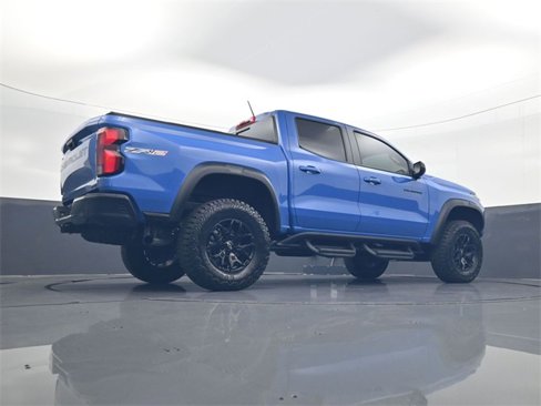 Used 2025 Chevrolet Colorado ZR2 w/ Technology Package image 25