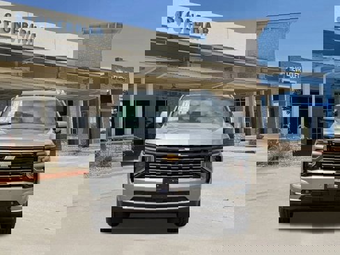 New 2026 Chevrolet Suburban High Country image 8
