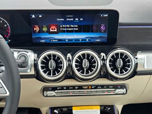 New 2026 Mercedes-Benz GLB 250 4MATIC image 36