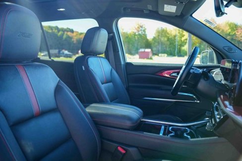 Used 2024 Chevrolet Traverse RS image 19