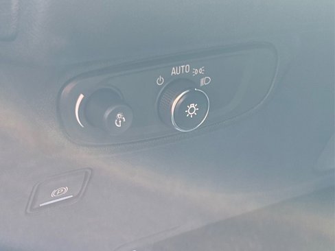 Used 2022 GMC Terrain SLE w/ Driver Convenience Package image 35