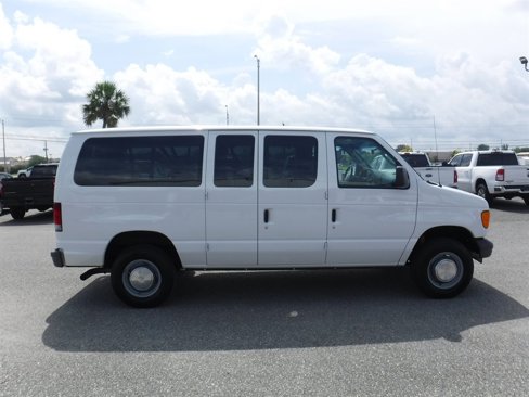 Used 2006 Ford E-350 and Econoline 350 Super Duty Wagon image 3