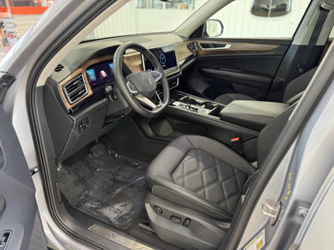 Used 2024 Volkswagen Atlas SE image 24