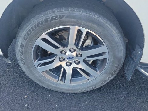 Used 2022 Ford Expedition Max Limited image 34