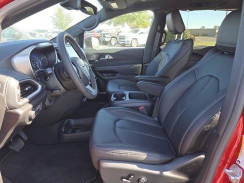 New 2025 Chrysler Pacifica Select image 12
