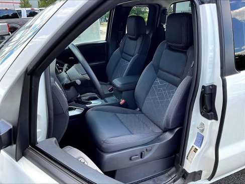 Certified 2025 Nissan Frontier SV image 10