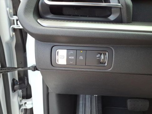 New 2026 Chevrolet Traverse LT image 12