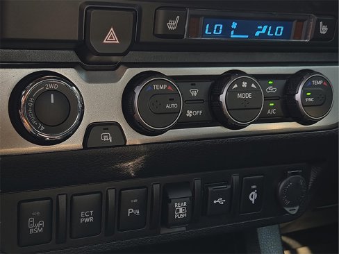 Used 2023 Toyota Tacoma Limited image 14