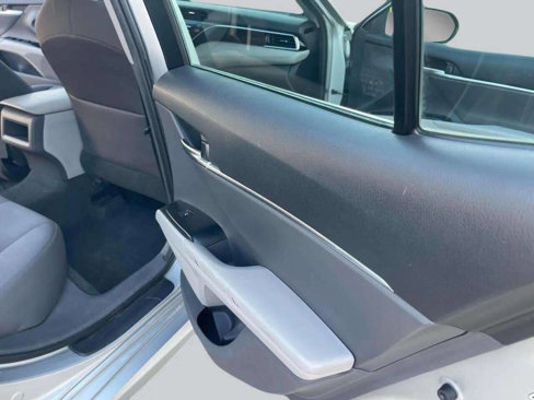 Used 2018 Toyota Camry LE w/ Convenience Package image 14