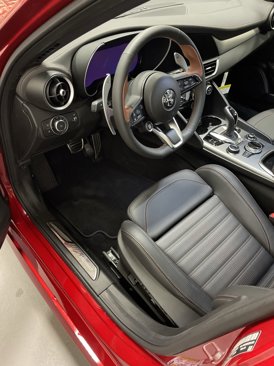 New 2025 Alfa Romeo Giulia AWD w/ Driving Assist Package image 7
