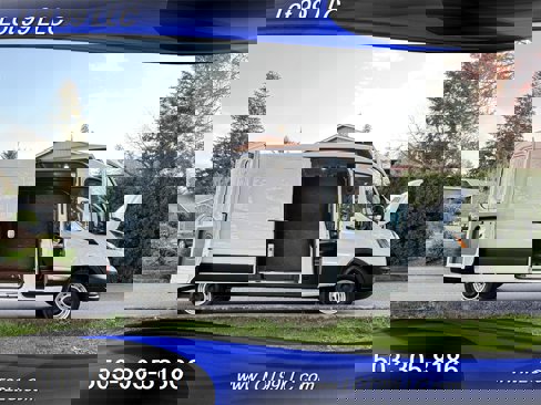 Used 2020 Ford Transit 250 Medium Roof image 10