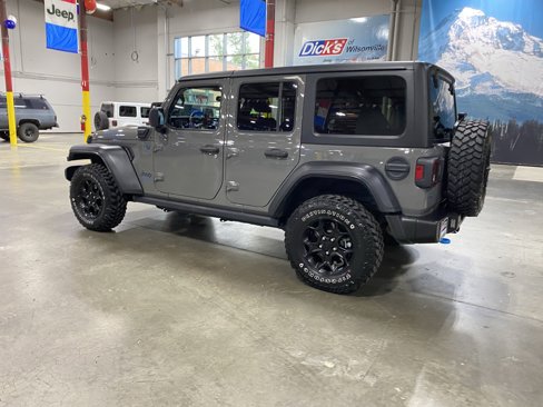 Used 2023 Jeep Wrangler Unlimited image 3
